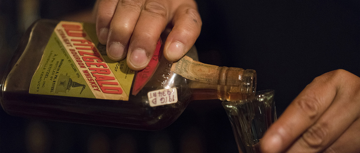 Mr. Ishida pours an Old Fitzgerald bourbon from 1934.