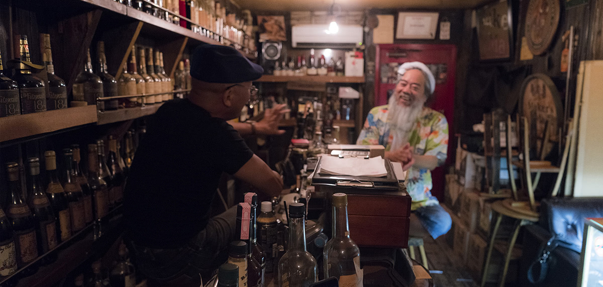 Local restaurateur Suoujiro Kuroda pays a visit.